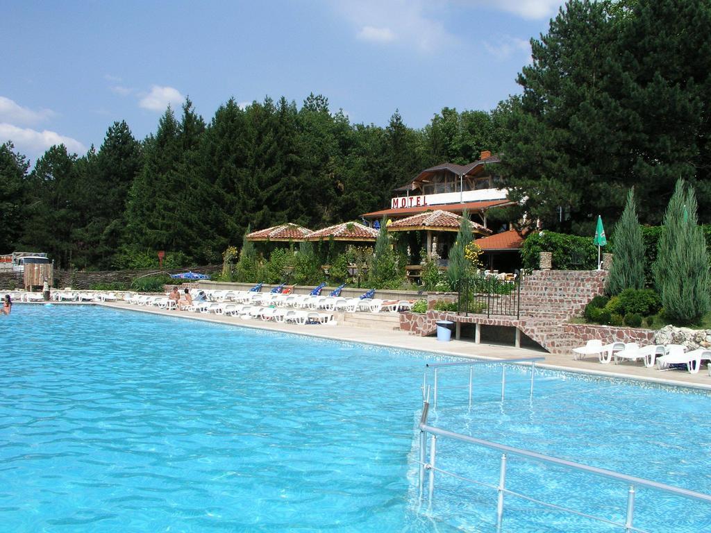 Hotel Grivitsa Pleven ภายนอก รูปภาพ